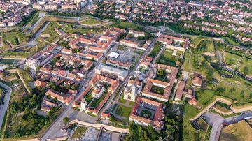 /uploads/attachment/najava/175/aerial-view-alba-iulia.jpg